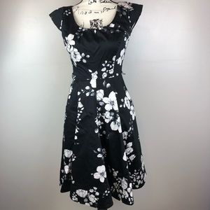 White House Black Market Dress Floral Size 00